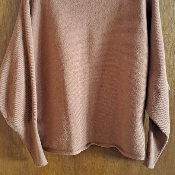 LARGE Burnt-orange batwing sweater popover - Picture 5 of 8